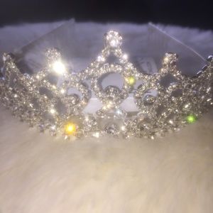 NWT Tiara